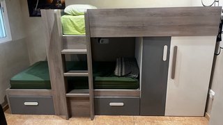Litera infantil con cajones y escalera