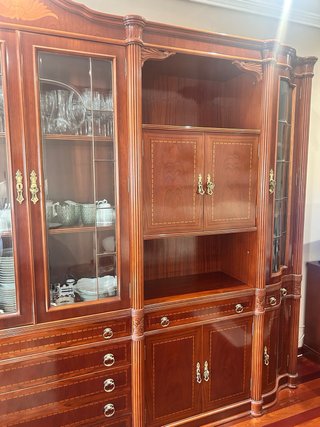 Mueble de salón clásico vitrinas y cajonera