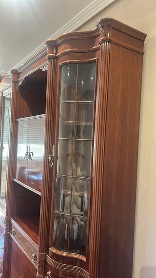 Mueble de salón clásico vitrinas y cajonera