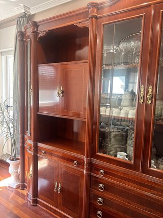 Mueble de salón clásico vitrinas y cajonera