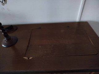 Máquina de coser Alfa con mueble