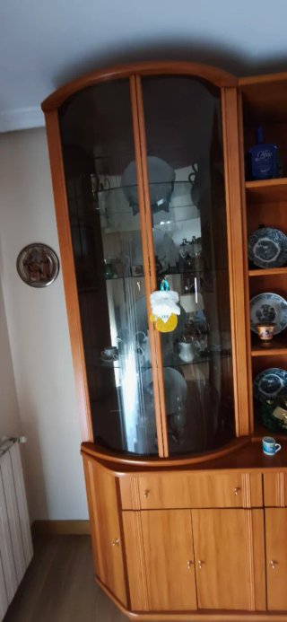 Mueble Vitrina Madera y Cristal