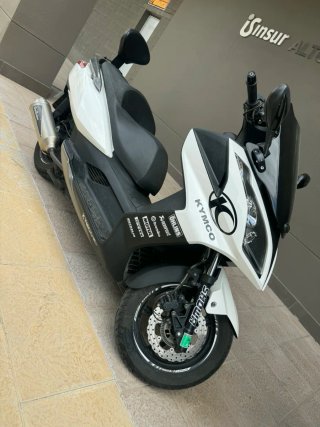 Kymco Superdink Maxi Scooter