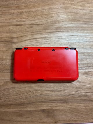Nuovo Nintendo 2DS XL Edizione Pokéball + caricatore