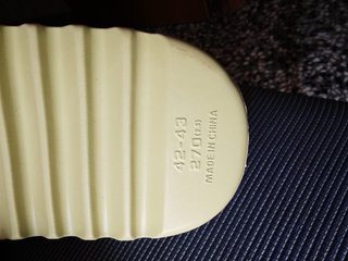 Yezzy Slides