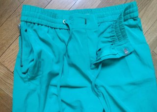 Pantalón de verano color turquesa