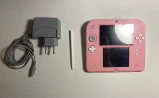 Nintendo 2DS Rosa con cargador y lápiz
