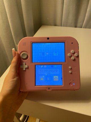 Nintendo 2DS Rosa con cargador y lápiz