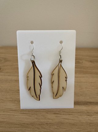 Pendientes pluma madera