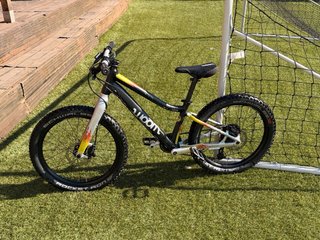 WOOM OFF 4 20” – IMPECABLE – KIT DYEDBRO – MUY CUI