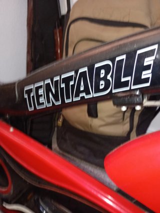 Bicicleta Estática Roja y Negra