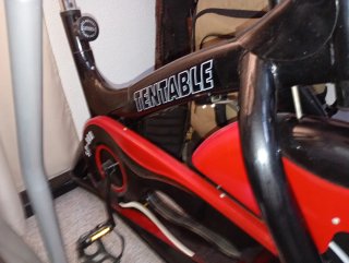 Bicicleta Estática Roja y Negra