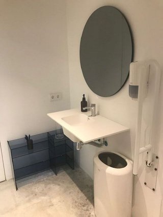 Local comercial en alquiler en La Roqueta en Valencia