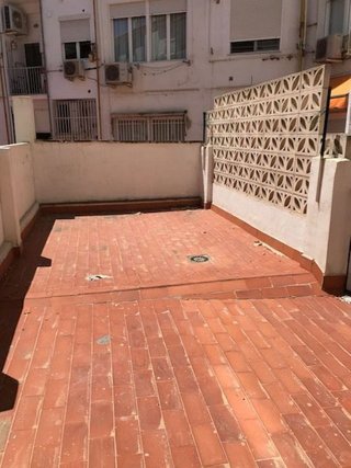 Local comercial en alquiler en La Roqueta en Valencia