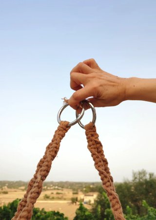 Silla hamaca de macramé, hecha a mano.
