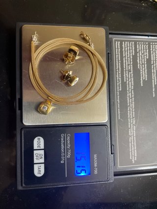 Conjunto Colgante y Pendientes Oro 18k