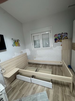 Cuna 140x70 convertible en cama de 90 + escritorio