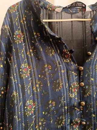 Vestido Zara floral azul talla M