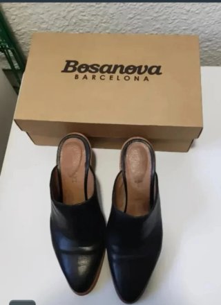 Zuecos de piel negros Talla 37