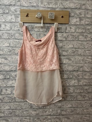 Camiseta tirantes encaje beige y rosa