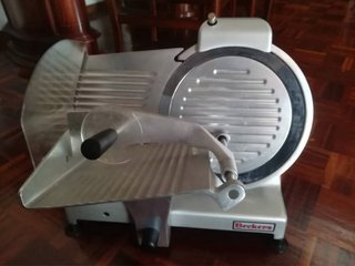 Cortadora de fiambre profesional Beckers