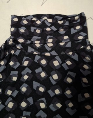Camiseta cuello alto estampada manga larga