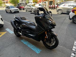 Yamaha TMAX 560 Tech MAX 2024 Negra