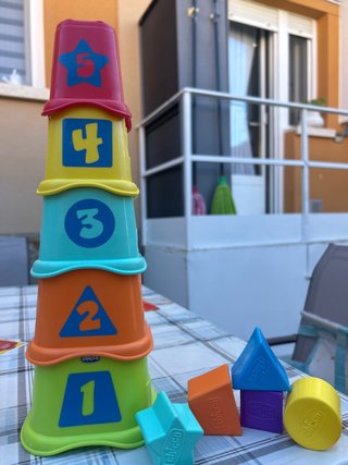 Torre de cubos apilables Chicco