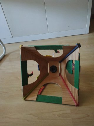 Lámpara infantil de techo de madera
