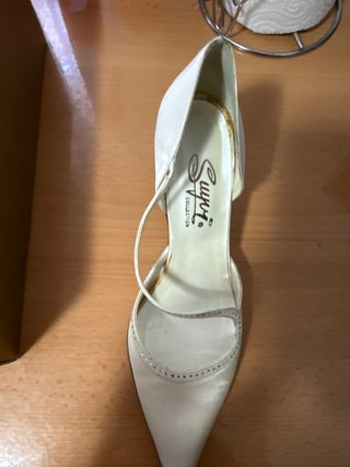 Zapatos de tacón Suyi blancos