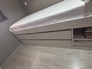 Cama Ikea con cajones y baldas