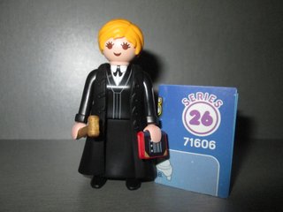 Figura Jueza. Playmobil. Serie 26.