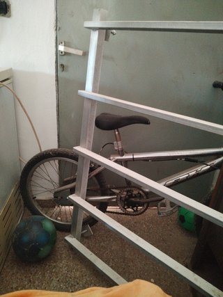 Bicicleta BMX plateada