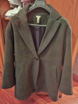 Chaqueta Pull&Bear gris corte hombros caídos Talla