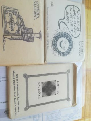 Sobres con 12 postales Lotería Nacional