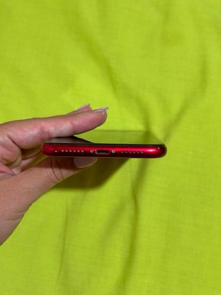 iPhone 11 Rosso Usato + Custodie e Caricatore