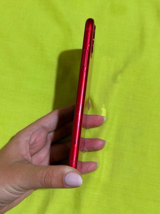 iPhone 11 Rosso Usato + Custodie e Caricatore