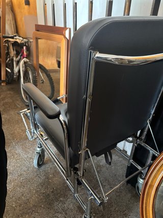 Silla de ruedas inodoro