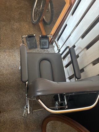 Silla de ruedas inodoro