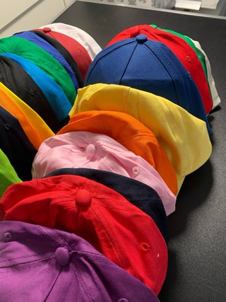 23 Gorras Variadas