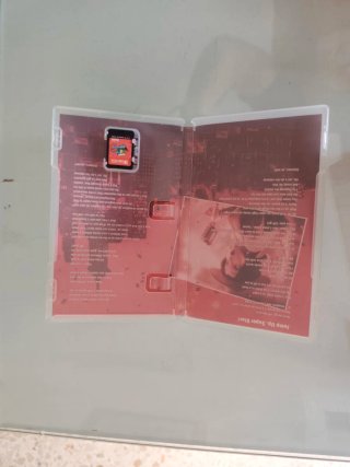 Nintendo Switch + Super Mario Odyssey