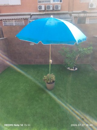Sombrilla grande azul