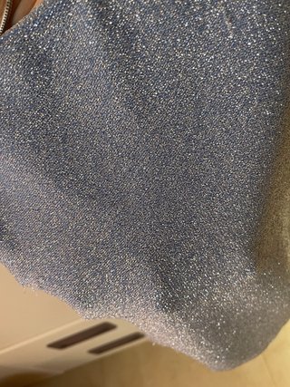 Vestido corto azul brillante con fruncido