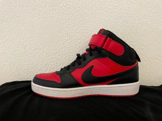 Zapatillas Nike Air Jordan 1 Mid Rojas y Negras