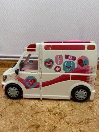 Ambulancia Barbie con Muñeca