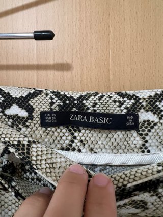 Falda pantalón Zara estampado serpiente