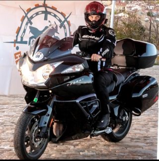 Triumph Trophy SE Negra