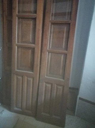 Lote puertas madera y barandas hierro