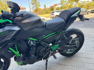 Kawasaki Z650 A2 Negra y Verde