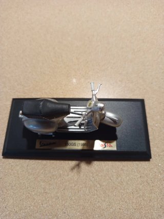 Maqueta Vespa 150GS (1958) Maisto